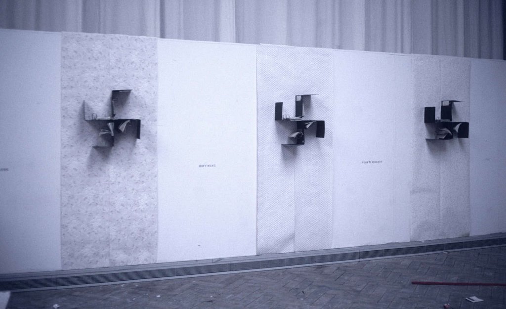 Die drei Kapitaltugenden Glaube Hoffnung Pünktlichkeit